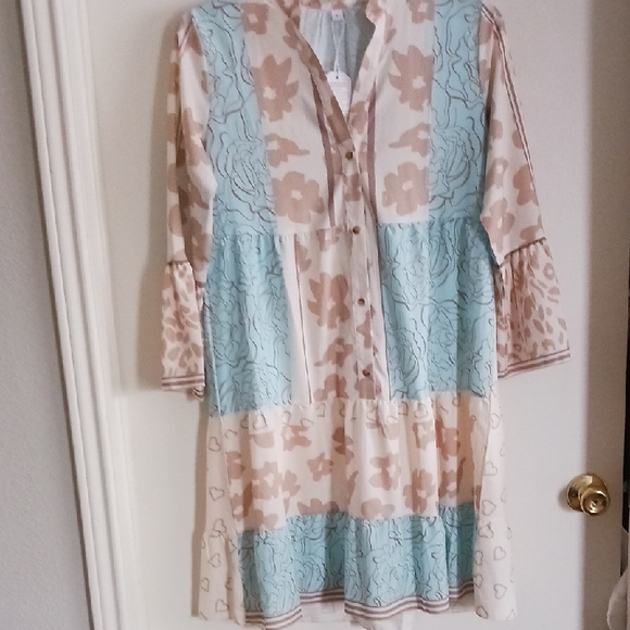 Source Unknown Dresses & Skirts - Source Unknown Cream & Light Blue Tiered Floral Button-Front Dress
